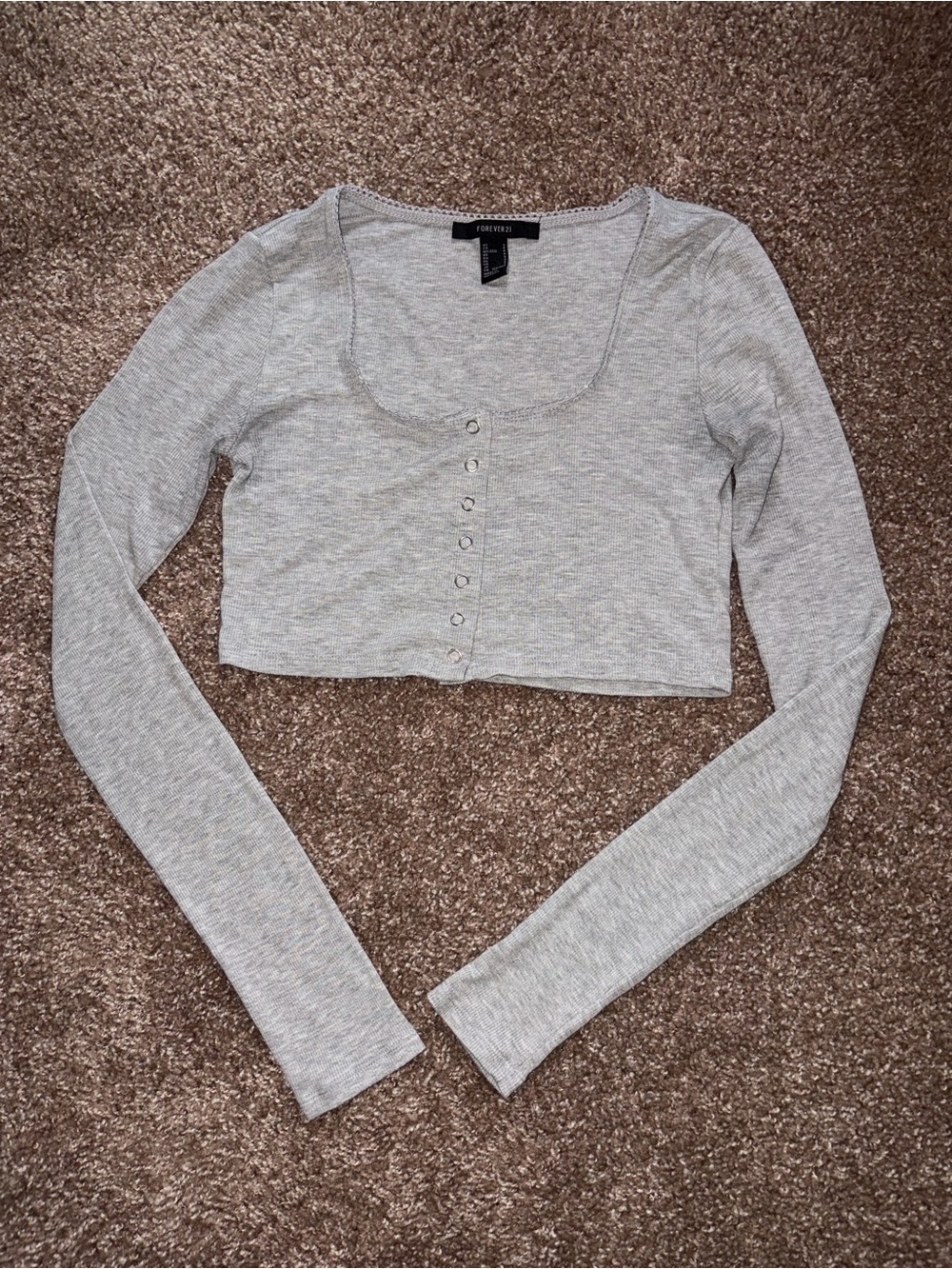 NWOT Forever 21 Gray Ribbed Snap-Front Cropped Long Sleeve Top